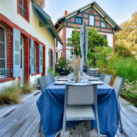 Nyaraló Traditionnelle Pour 8 - 550m De La *