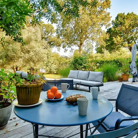 Traditionnelle Pour 8 - 550m De La Casa vacanze