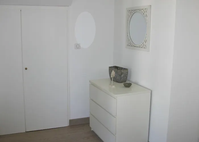 Traditionnelle Au Coeur Du Bois De La Chaise *