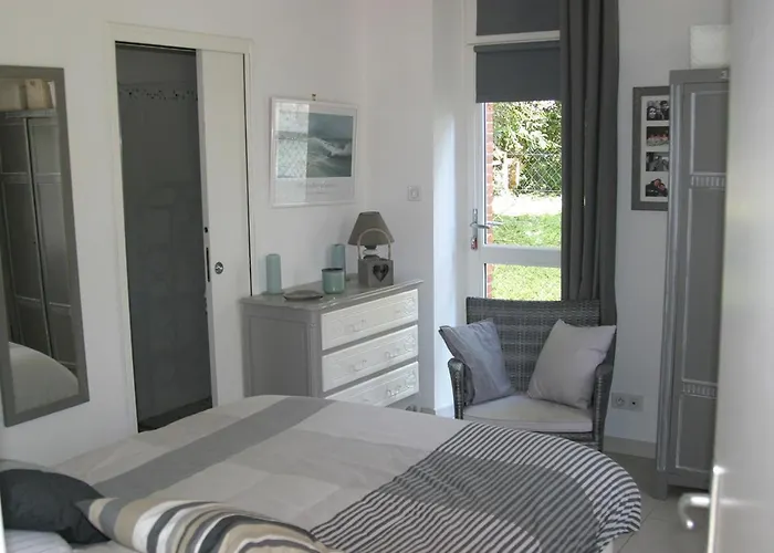 Traditionnelle Au Coeur Du Bois De La Chaise * Noirmoutier-en-l'Île